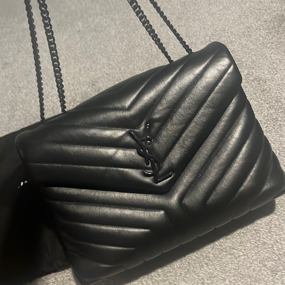 Saint Laurent noir medium Lou Lou bag